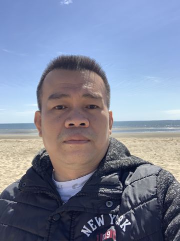 Bạn Nam Don Ly dị 48 tuổi Tìm bạn bè mới ở Connecticut, Mỹ