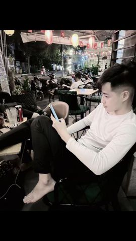 Bạn Nam Võ Hồng Giàu Độc thân 19 tuổi Tìm người yêu lâu dài ở Sài Gòn, Hồ Chí Minh